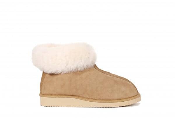 FÖRSÄLJNING! Tofflor med mjukt lammskinn - Med dragkedja & fast skumsula. Liten i storleken. - Seniorliving