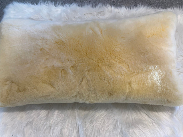 Jättestor stödkudde/sovkudde i medicinskt lammskinn - Värmande, mjuk & andas (40x80). Toppkvalité - Kudde - Seniorliving
