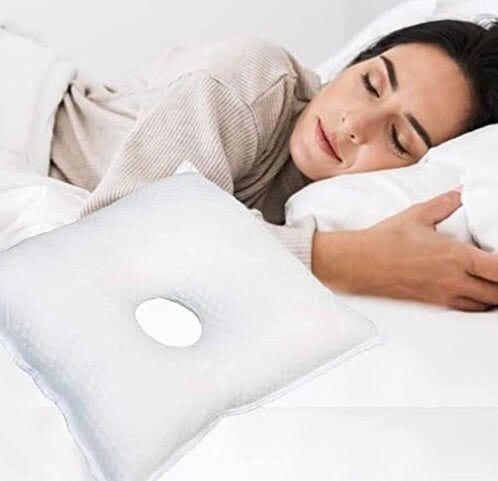 Kudde med hål för örat - Mjuk & perfekt för att sova på sidan. Tryckavlastning! - Kudde - Seniorliving