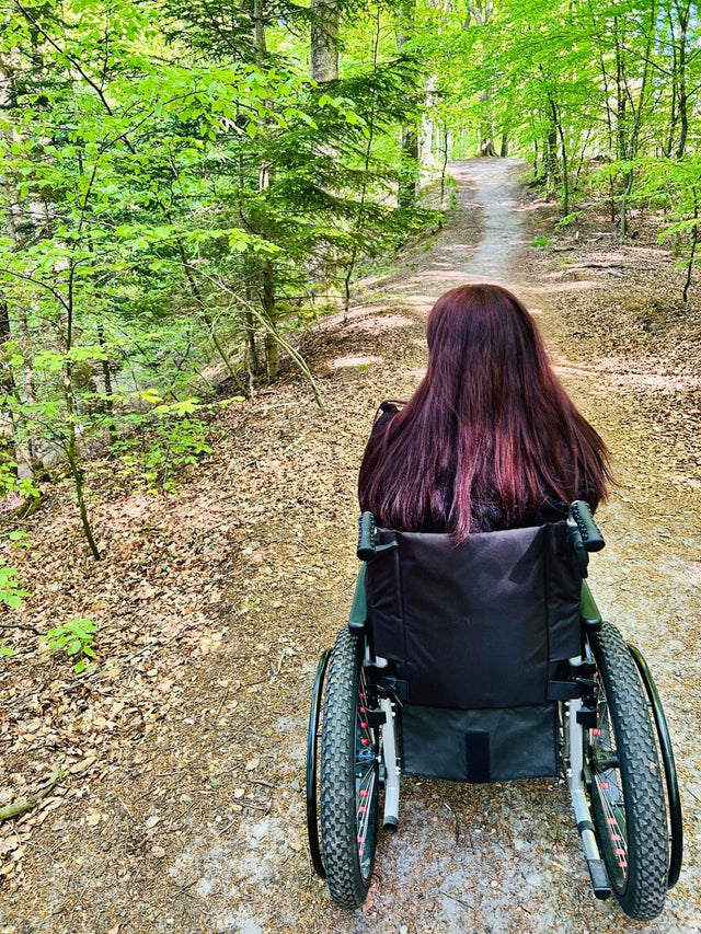 OFF - ROAD rullstol. Superfin rullstol med terrängdäck. 4 storlekar. - Rullstolar - Seniorliving