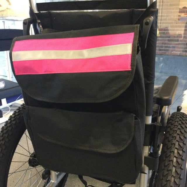 Stor & rymlig rullstolsväska med reflexer. Justerbara remmar. 3 färger - Rullstolsväska - Seniorliving