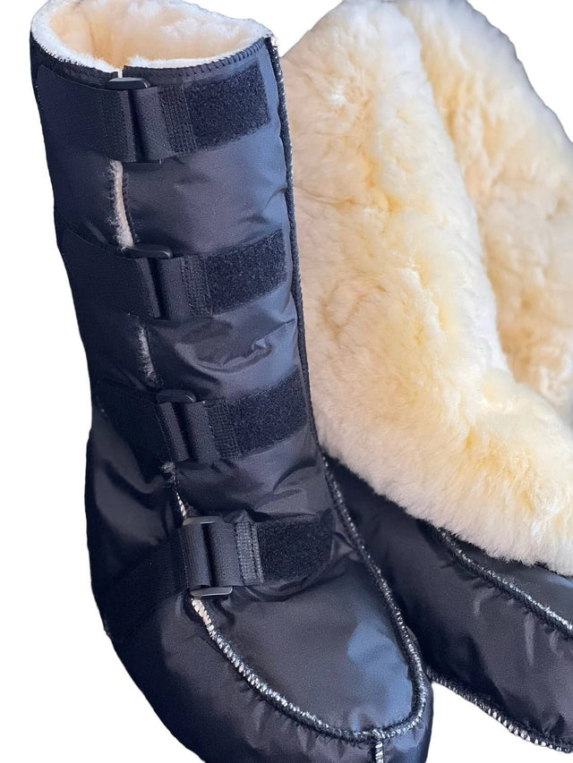 Supermjuk lammskinnsstövel, yttersula - lång, med 4 kardborreband, SVART. Medicinsk hud! - Stövlar - Seniorliving