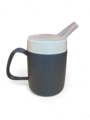 Ergonomisk Drickmugg – 180 ml, Hållbar och Säker för Varma Drycker - Drikkekop med tud - Seniorliving