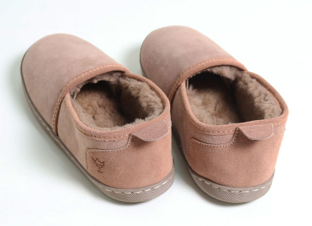 “HELSINKI” Varma och mjuka inomhus - tofflor i 100% äkta lammskinn – Unisex - Hjemmesko - Seniorliving