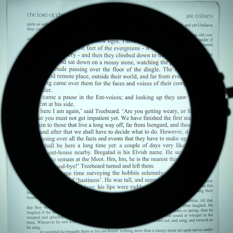 LED - bordslampa med 5x förstoring - Flexibel montering och justerbar ljusstyrka. USB - Bordlampe - Seniorliving