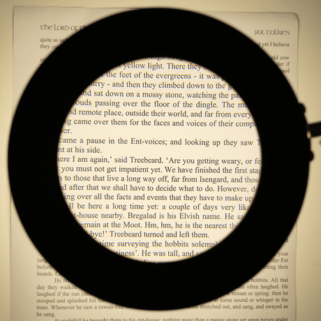 LED - bordslampa med 5x förstoring - Flexibel montering och justerbar ljusstyrka. USB - Bordlampe - Seniorliving