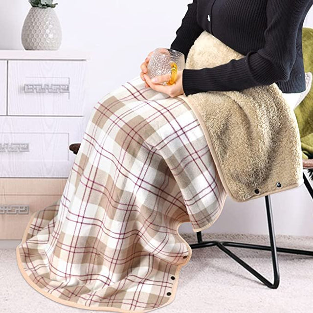 Varm indendørs hygge poncho - One size. Blød & lækker fleece med knapper.