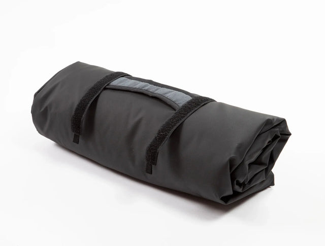 "COMFORTER" - Bæredygtigt udendørstæppe med trådløs varme (inkl powerbank) - värmefilt - Seniorliving