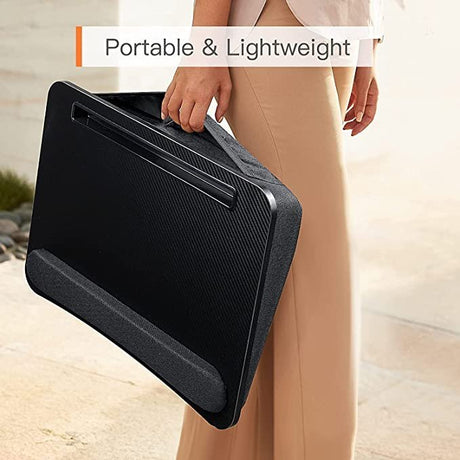 Ergonomiskt och snyggt datorbord - använd det till både säng, rullstol eller soffa. Grå - Svart - Kuddar - Seniorliving