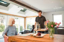 Inomhusrullator PAGE, Saljol - REN LYX - Inomhusvandrare - Seniorliving