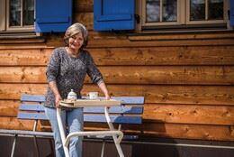 Inomhusrullator PAGE, Saljol - REN LYX - Inomhusvandrare - Seniorliving