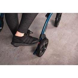 Lyx" kolfiberrollator - unik tysk design och ultralätt rollator. - Utomhusvandrare - Seniorliving