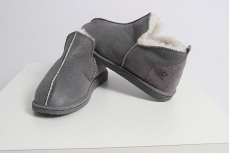 NYHET - Vackra &amp; varma tofflor i äkta lammskinn - Unisex. Ren lyx! - Hemma skor - Seniorliving