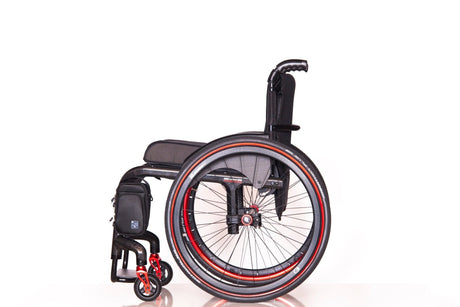 "QUOKKA" - "MINI". Liten smart väska med 2 fack. Vattentäta dragkedjor. Rullstol &amp; rollator - Rullstolsväska - Seniorliving