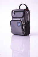 QUOKKA - "VERTIKAL". Utsökt &amp; Unikt. Rymlig väska med coola effekter. 2 färger - Rullstolsväska - Seniorliving
