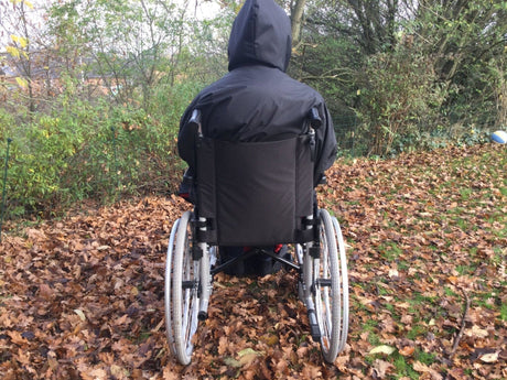 Vattentät poncho med mjuk fleece för rullstolsburna - Skydd mot regn och kyla - 3 storlekar - Kläder - Seniorliving