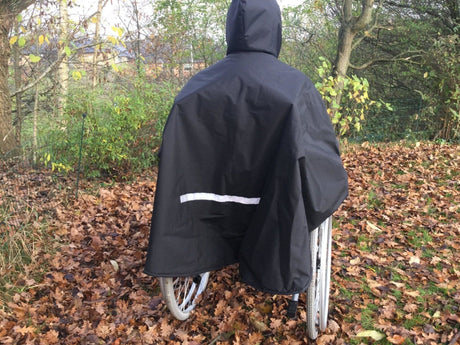 Vattentät poncho med mjuk fleece för rullstolsburna - Skydd mot regn och kyla - 3 storlekar - Kläder - Seniorliving